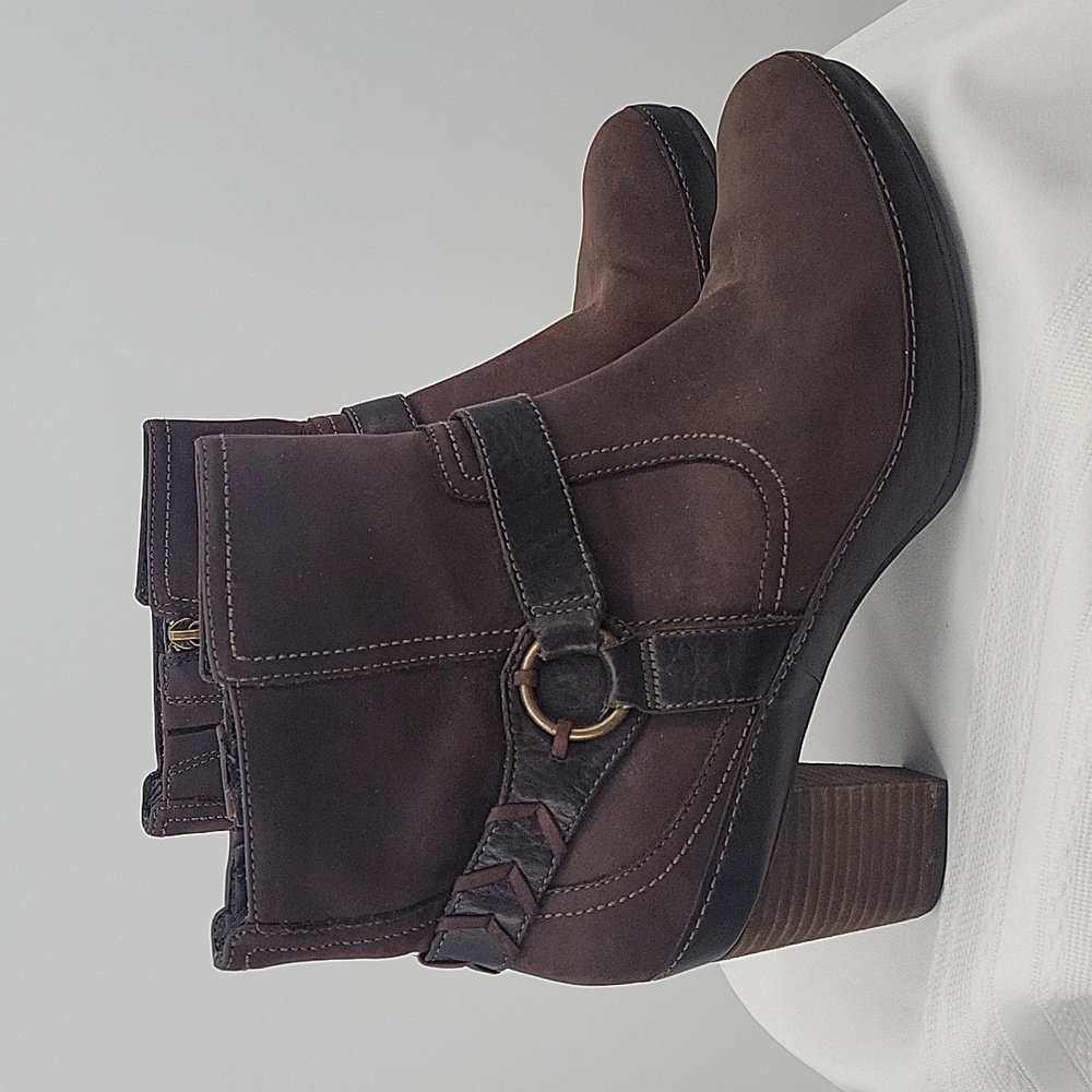 Clarks Active Air Leather Artisan Heeled Brown Ankle Bootie Style 31508 Size 10